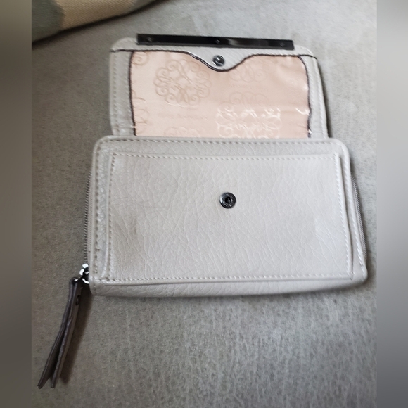 ENZO ANGIOLINI Taupe Faux Pebbled Leather Logo Lined Zip Around Wallet - Picture 2 of 10